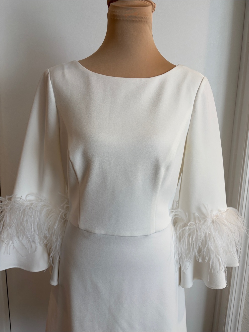 Adrianna Papell white mini dress with 3/4 sleeves with feather accents bow SZ 6 - Picture 3 of 11